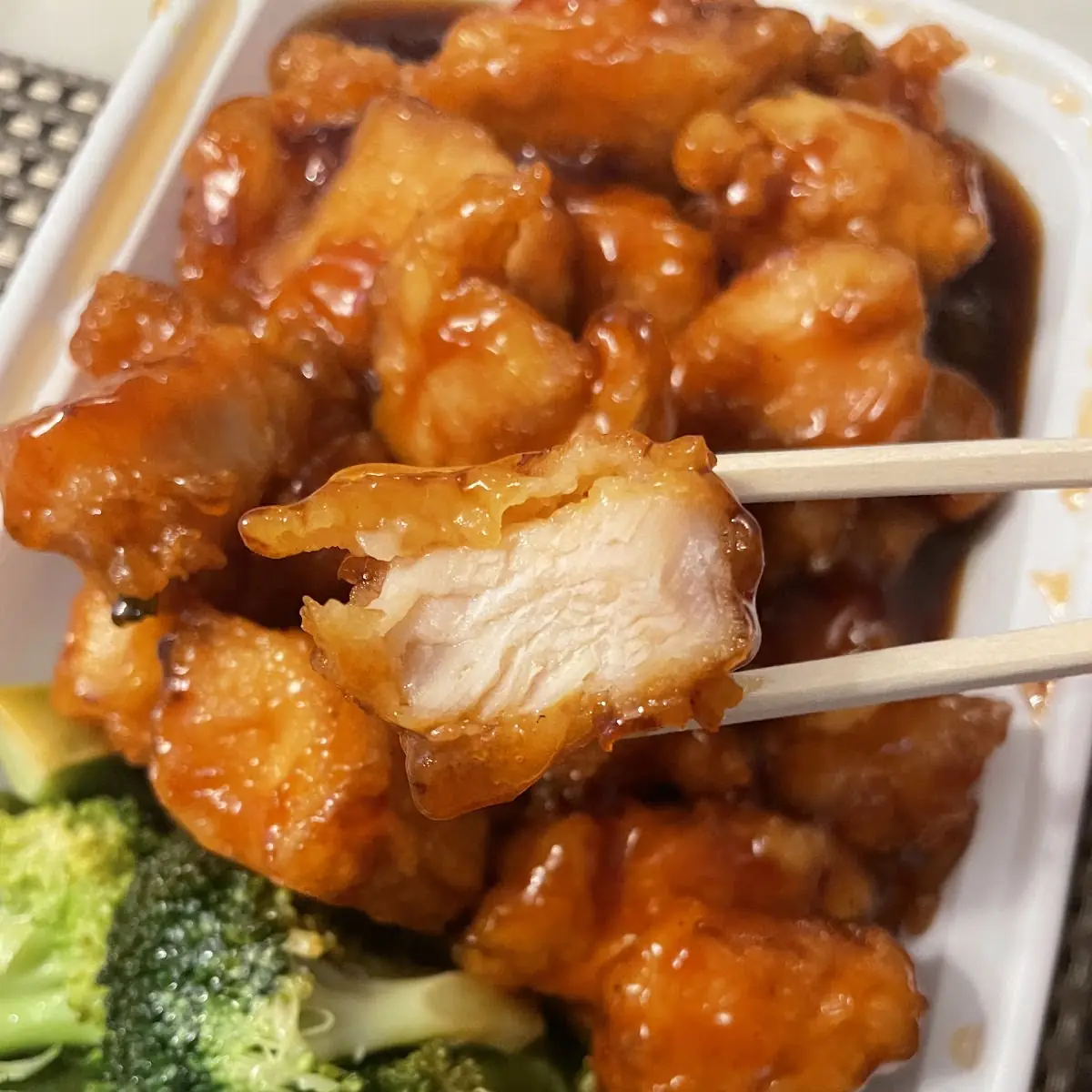 芝麻鸡 Sesame Chicken Combo Plate